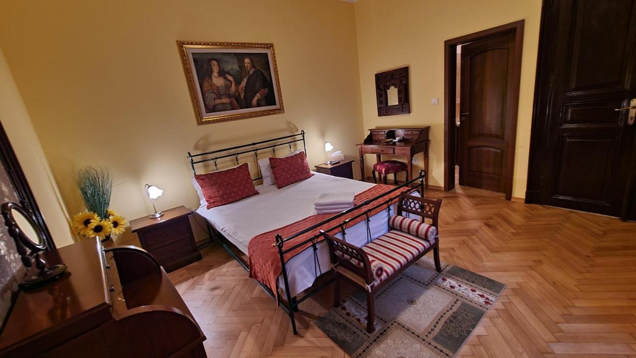 Hotel Casa Republicii Brașov Exterior foto