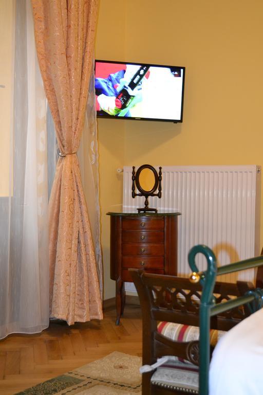 Hotel Casa Republicii Brașov Zimmer foto