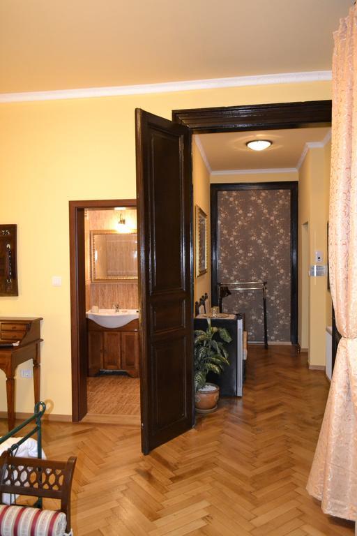 Hotel Casa Republicii Brașov Zimmer foto