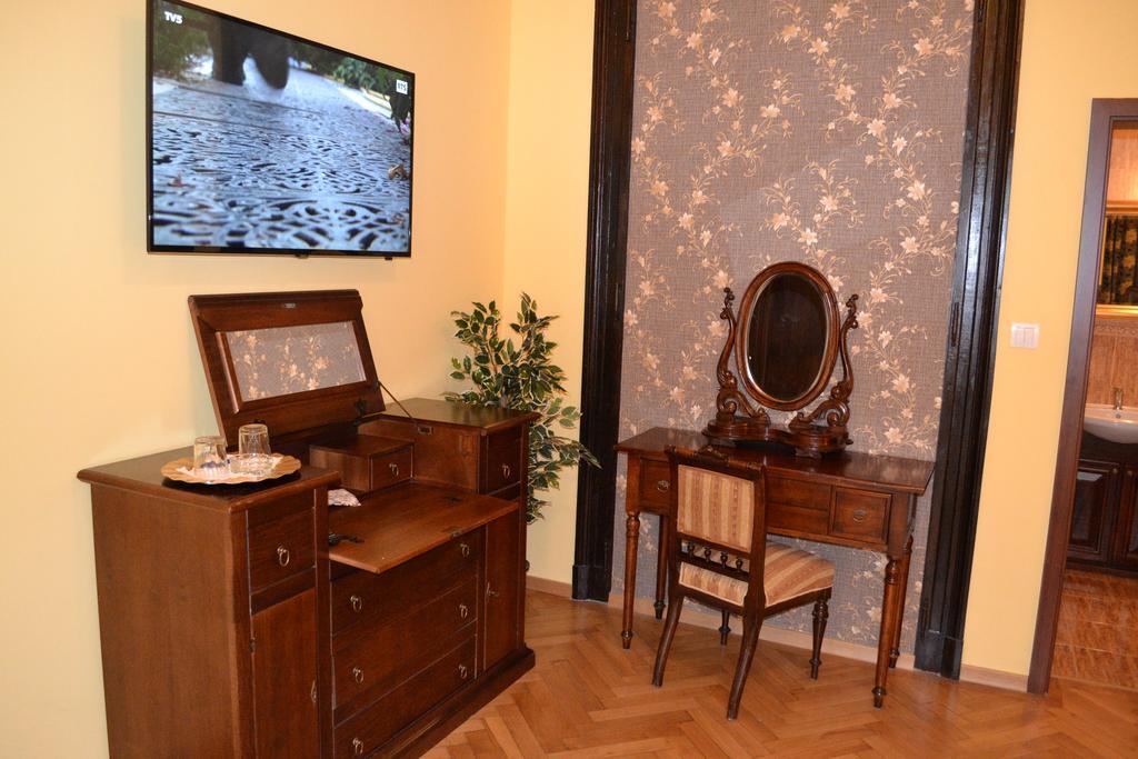 Hotel Casa Republicii Brașov Zimmer foto