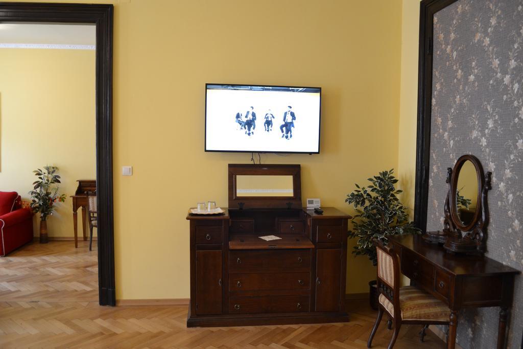 Hotel Casa Republicii Brașov Zimmer foto