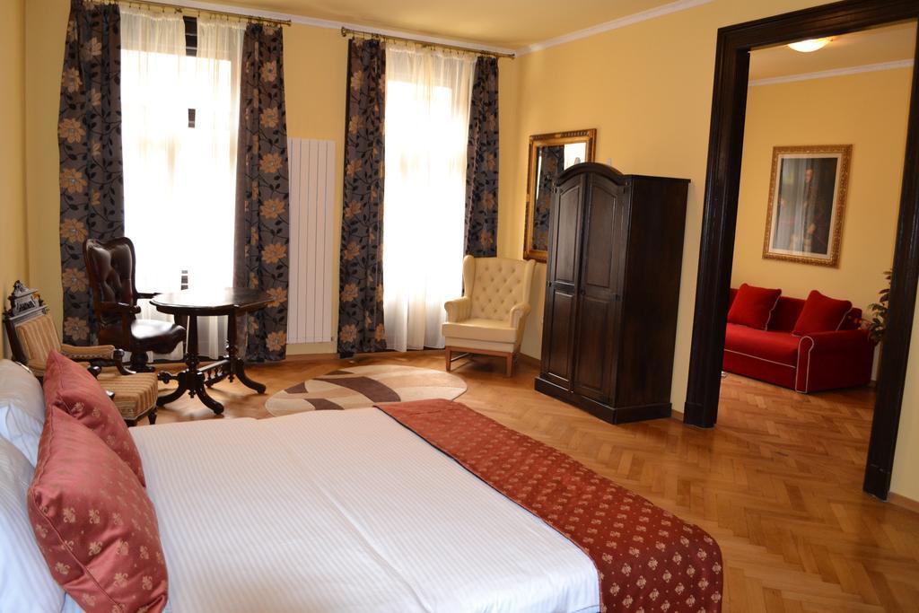 Hotel Casa Republicii Brașov Zimmer foto
