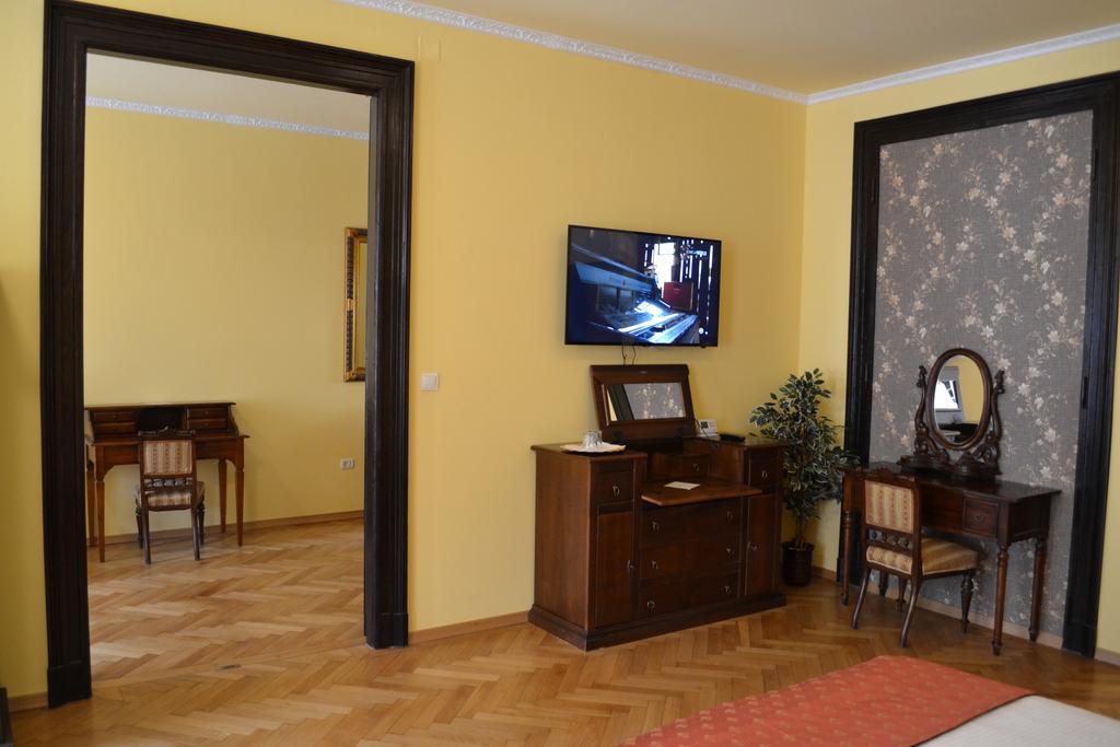 Hotel Casa Republicii Brașov Zimmer foto