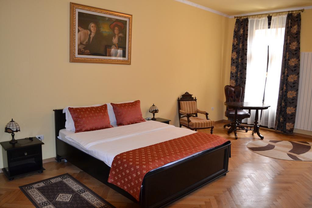 Hotel Casa Republicii Brașov Zimmer foto