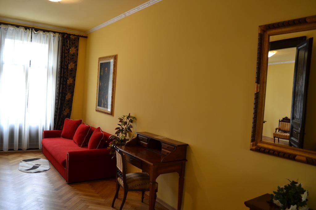 Hotel Casa Republicii Brașov Zimmer foto