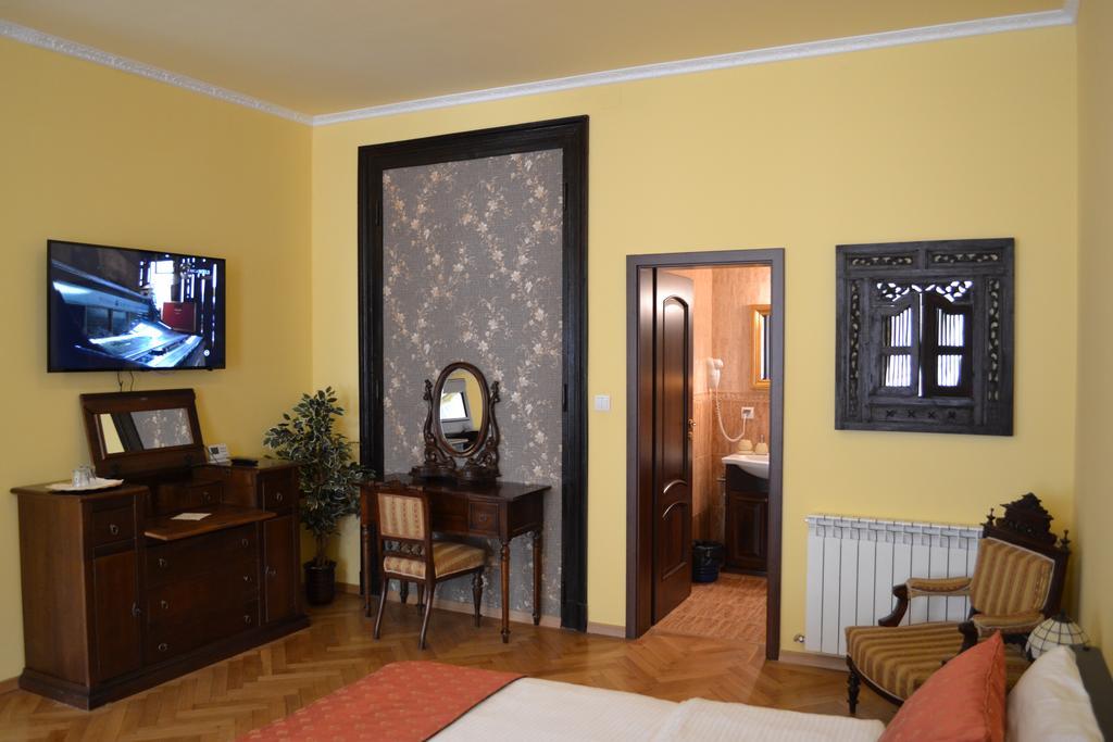 Hotel Casa Republicii Brașov Zimmer foto