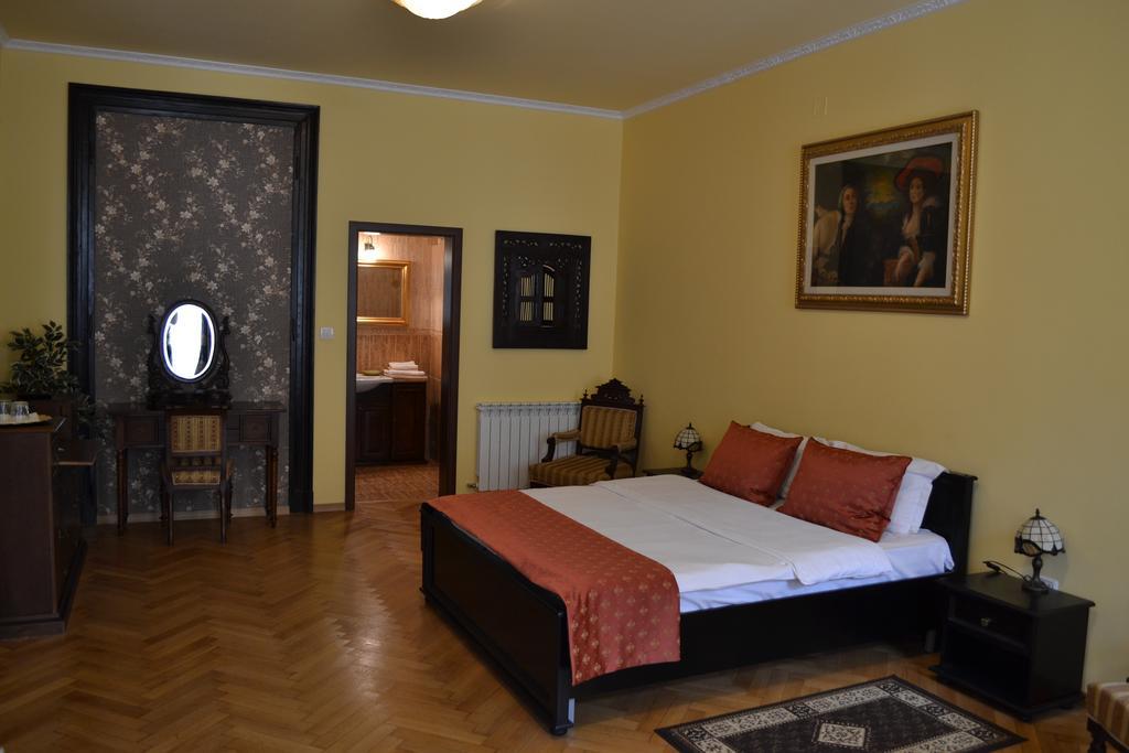 Hotel Casa Republicii Brașov Zimmer foto